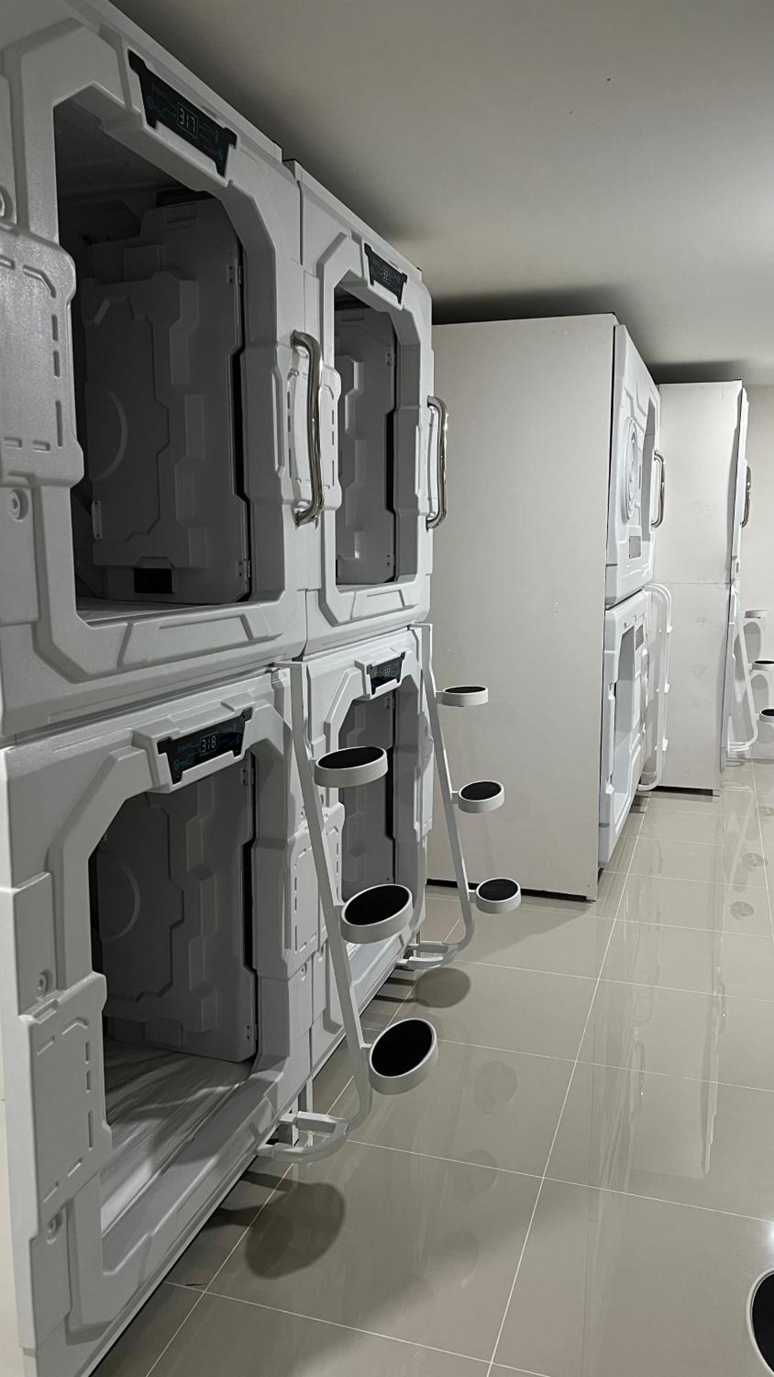 Kiwi Capsule Hotel Bangkok Zewnętrze zdjęcie