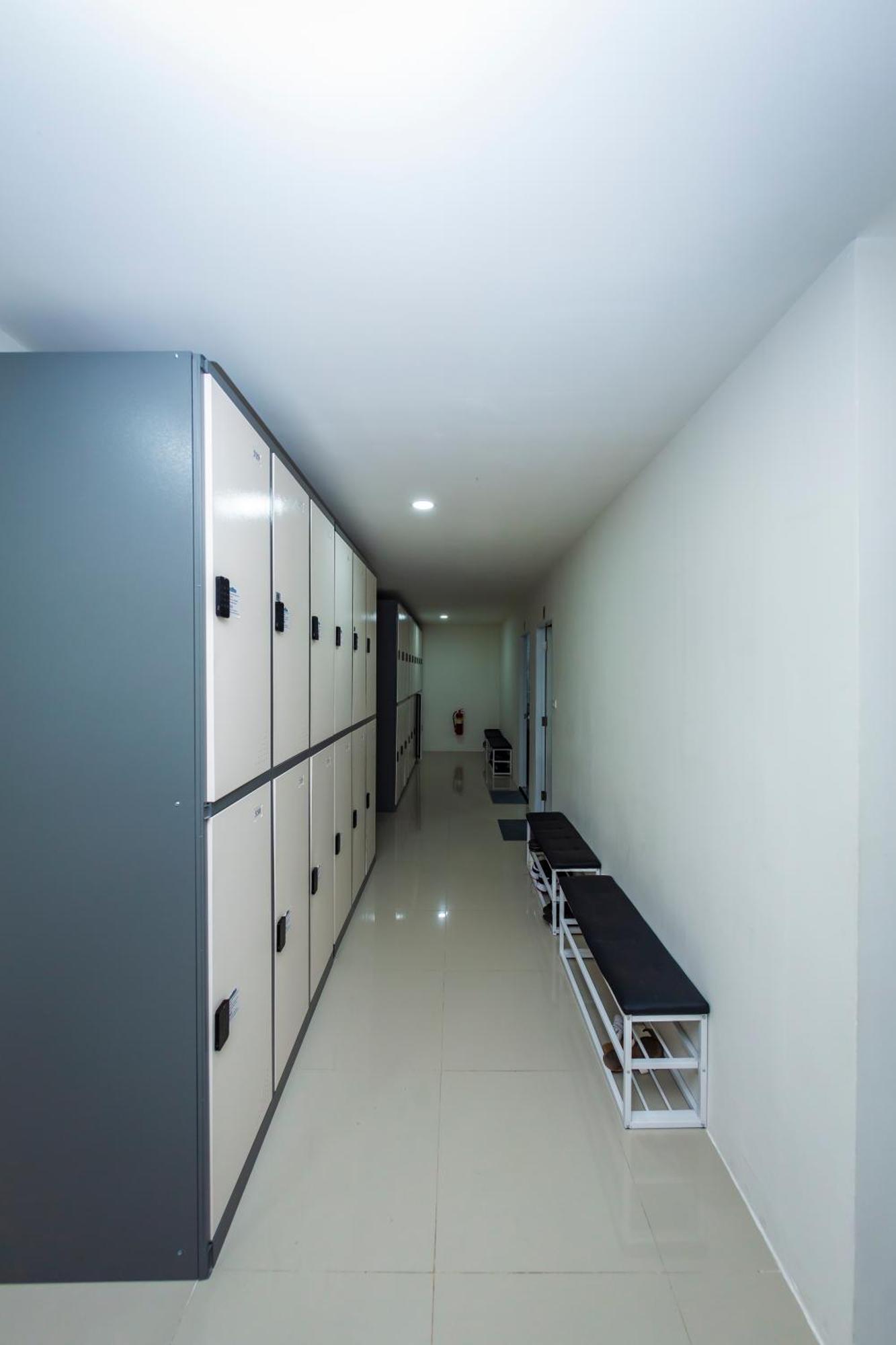 Kiwi Capsule Hotel Bangkok Zewnętrze zdjęcie