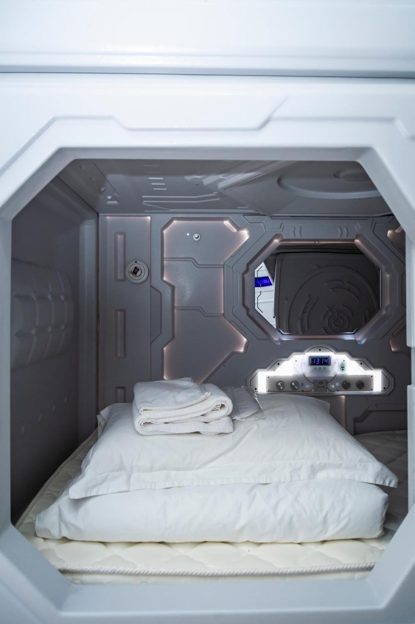 Kiwi Capsule Hotel Bangkok Zewnętrze zdjęcie